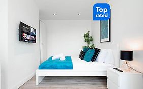 Haus - Luxury 4 Bedroom House - Parking - Fast Wifi - Smart Tvs - Garden - Top Rated